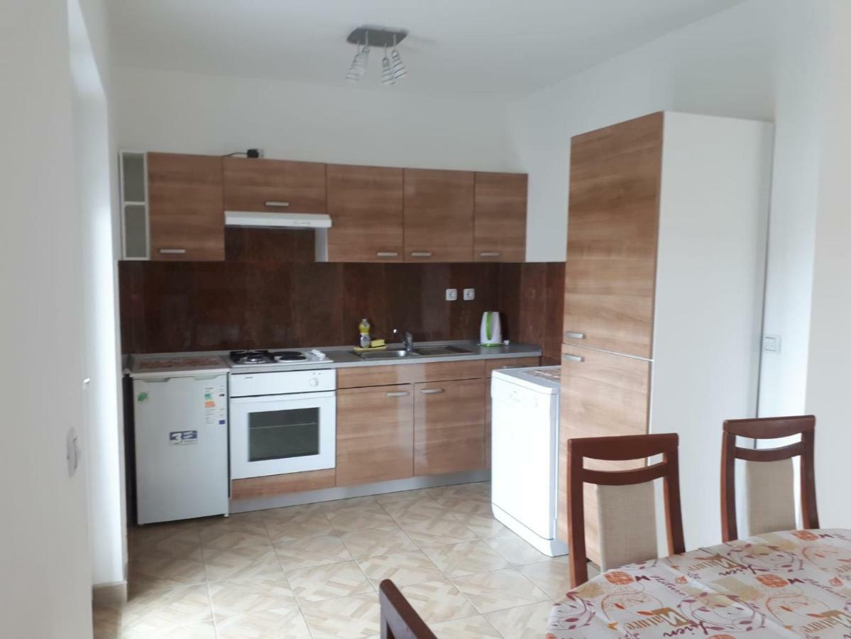 Apartmani Kuzmic Vrsi Exterior photo